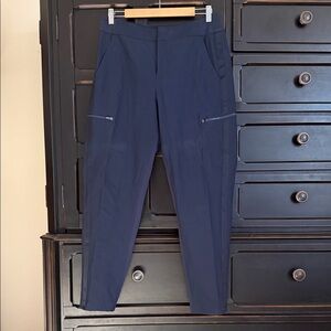 Athleta Wander Hybrid Pant Straight Leg Sz 12 in Navy